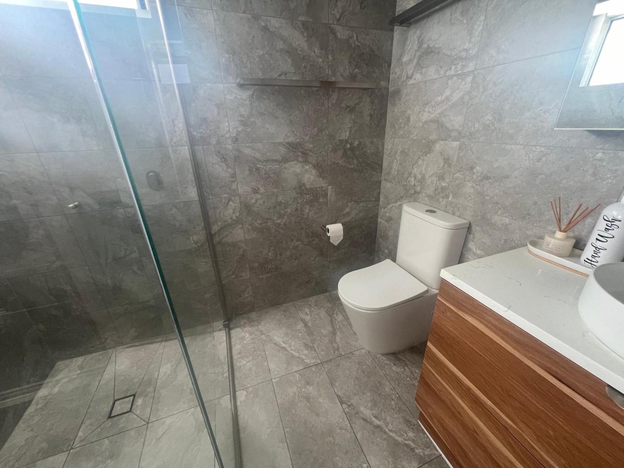 Ocean View - Alexandra Headlands Beachfront Unit Dış mekan fotoğraf